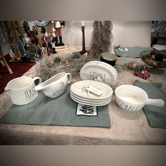 Rae Dunn Thankgiving set. - Picture 1 of 6